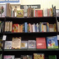 Barnes Noble 5575 N Bayshore Dr