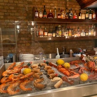 Das Foto wurde bei Burger &amp;amp; Lobster von 🍄 am 11/26/2023 aufgenommen
