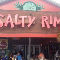 รูปภาพถ่ายที่ Salty Rim Grill โดย Kathie M. เมื่อ 7/19/2013