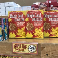 Photo taken at Trader Joe&amp;#39;s by Lingyu T. on 11/20/2018