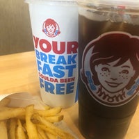 Photo taken at Wendy’s by SengYoup B. on 5/15/2022