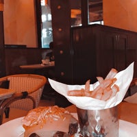 Photo taken at The Cheesecake Factory by زيـد ♉︎ on 10/15/2020