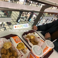 Photo taken at Popeyes Louisiana Kitchen by Abdullah S. on 11/18/2018