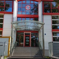 Photo taken at Trainingsgelände FC Bayern München by M. W. on 9/29/2018