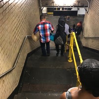 Photo taken at MTA Subway - Wilson Ave (L) by santagati on 6/18/2017