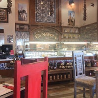 รูปภาพถ่ายที่ Gunaydin Gourmet Bakery &amp;amp; Cafe โดย 🇦🇪 A. เมื่อ 11/15/2018