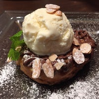 Photo taken at Hippopotamus Restaurant Grill by Wenxi on 11/2/2014