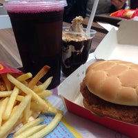 Photo taken at McDonald&amp;#39;s by Gisele C. on 5/29/2014
