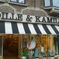 รูปภาพถ่ายที่ Dille &amp;amp; Kamille โดย Ann J. เมื่อ 6/17/2013