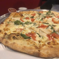 10/5/2020 tarihinde Torki R.ziyaretçi tarafından Gus&amp;#39;s New York Style Pizza'de çekilen fotoğraf