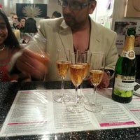 3/31/2013 tarihinde Rhiannon B.ziyaretçi tarafından Champagne Express Indian Fusion'de çekilen fotoğraf
