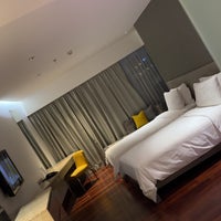 Foto diambil di LiT BANGKOK Hotel &amp;amp; Residence oleh Bodi ♈. pada 12/12/2023