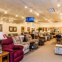 Photo taken at Stahl&amp;#39;s Furniture by Stahl&amp;#39;s Furniture &amp;amp; Bedding on 10/8/2018