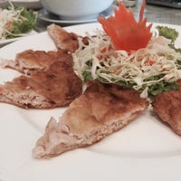Photo taken at VT Gold แหนมเนือง by Pawit D. on 3/14/2015