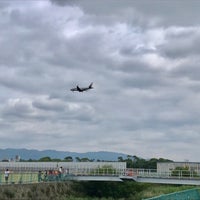Photo taken at 大阪国際空港 32Lエンド by mgoi s. on 6/23/2019
