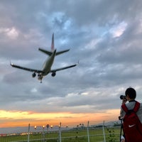 Photo taken at 大阪国際空港 32Lエンド by mgoi s. on 8/16/2019