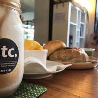 Das Foto wurde bei ETC. Cafe - Eatery Trendy Chill von Photia am 3/18/2017 aufgenommen