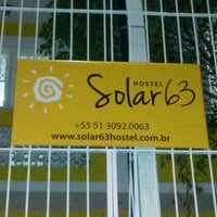 Foto tirada no(a) Solar63 Hostel por Janile S. em 6/7/2014