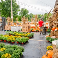 รูปภาพถ่ายที่ Smith Farm Market โดย Smith Farm Market เมื่อ 10/10/2018