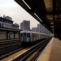 Photo taken at MTA Subway - Hewes St (J/M) by Tyler J. on 7/10/2019