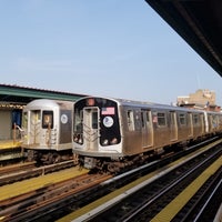 Photo taken at MTA Subway - Hewes St (J/M) by Tyler J. on 7/10/2019