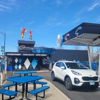 Photo taken at Superdawg Drive-In by Lora K. on 3/29/2023