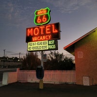 Das Foto wurde bei Route 66 Motel von Lora K. am 7/15/2022 aufgenommen
