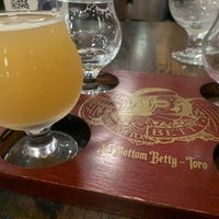 Photo taken at South of Shaw Beer Company by Jeffrey K. on 1/13/2023