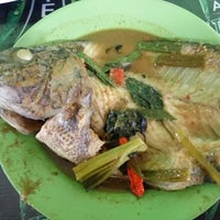 Review Warung Gulai Kepala Ikan 