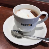 Photo taken at Doutor Coffee Shop by Masahide I. on 4/2/2019