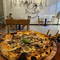 Foto tirada no(a) Pizzapoli por Abdullah K. em 12/10/2023