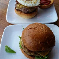 9/24/2014에 Desiree B.님이 Stout Burgers &amp;amp; Beers에서 찍은 사진