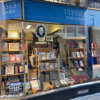 Photo taken at Ulysses Rare Books by Inna on 10/10/2022