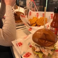 Photo taken at Ed&amp;#39;s Easy Diner by مي on 10/27/2018