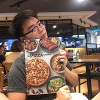 Photo taken at The Pizza Company by หมุกรุบ on 2/10/2019