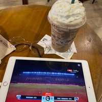 Photo taken at Starbucks by หมุกรุบ on 1/23/2022
