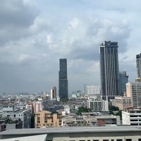Photo taken at Holiday Inn Express Bangkok Siam by Abdullah Ali. on 10/17/2023