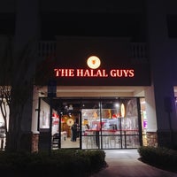 Foto tirada no(a) The Halal Guys por Sa .. em 3/9/2019
