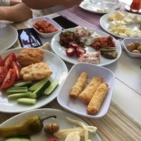 Photo taken at Asma Altı Kahvaltı Balık Evi by Full B. on 8/25/2019