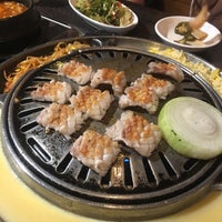Photo taken at Mapo Korean BBQ Restaurant 마포상회 by Echo X. on 11/9/2018