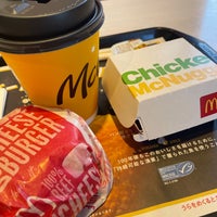 Photo taken at McDonald&amp;#39;s by Hiro Y. on 12/15/2022