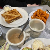 Photo taken at Pearl Diner by Guido on 2/8/2020