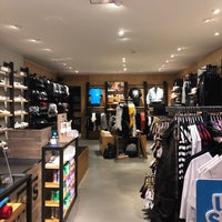 Vans - Grachtengordel-West - Amsterdam, Noord-Holland
