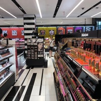 Photo taken at SEPHORA by Guido on 5/26/2018