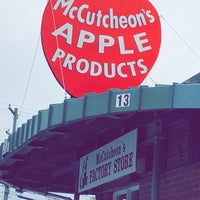 Foto diambil di McCutcheon&amp;#39;s Apple Products, Inc. oleh Kels C. pada 10/3/2019