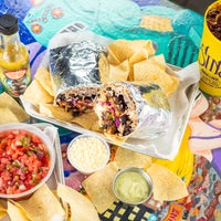 9/28/2018 tarihinde Sinz Burritosziyaretçi tarafından Sinz Burritos'de çekilen fotoğraf