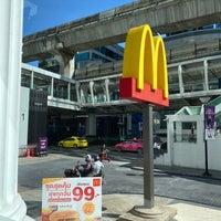 Photo taken at McDonald&amp;#39;s &amp;amp; McCafé by Orapin K. on 6/19/2022