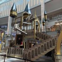 Photo taken at Abu Dhabi Mall by 👸🏻💎𝒮ℴ𝓃𝒶💎👸🏻 on 9/5/2022