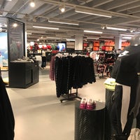Nike Factory Store - Stadsdeel Nieuw-West - 20 tips de visitantes