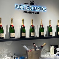 Photo taken at Moët &amp;amp; Chandon Champagnerbar by Jens P. on 7/24/2021